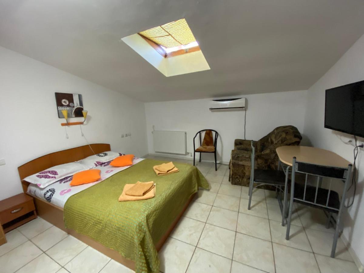 Garsoniere Victor Seaview Aer Conditionat Primim Carduri Vacanta 150 M De Plaja Reyna Beach Appartement Constanţa Buitenkant foto